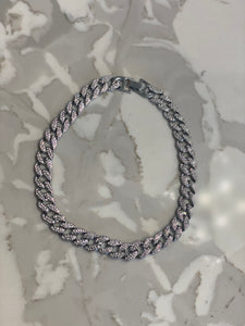 Cuban choker