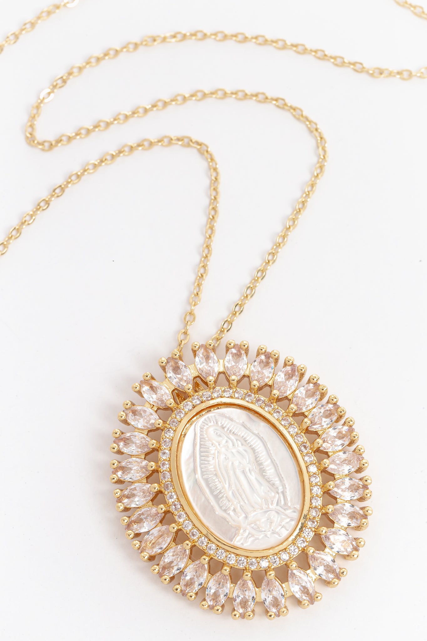 White sone virgen necklace