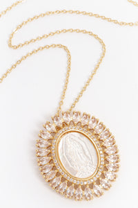 White sone virgen necklace