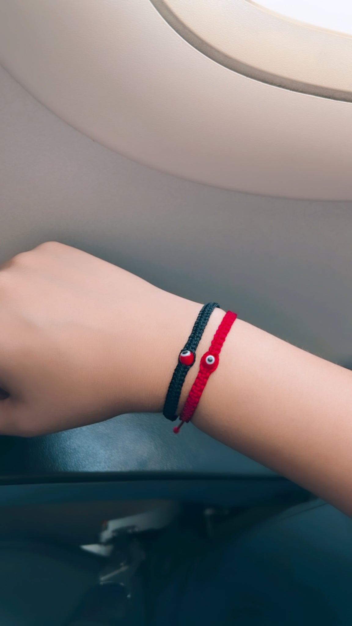 Thread ojo bracelet