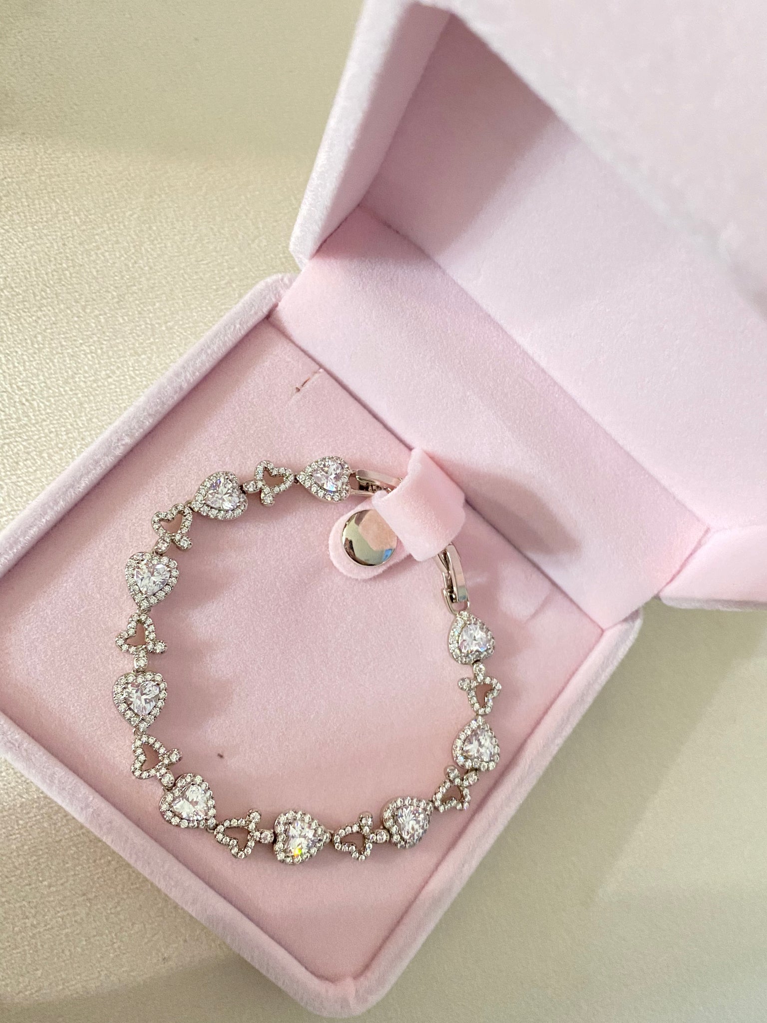 classy heart bracelet