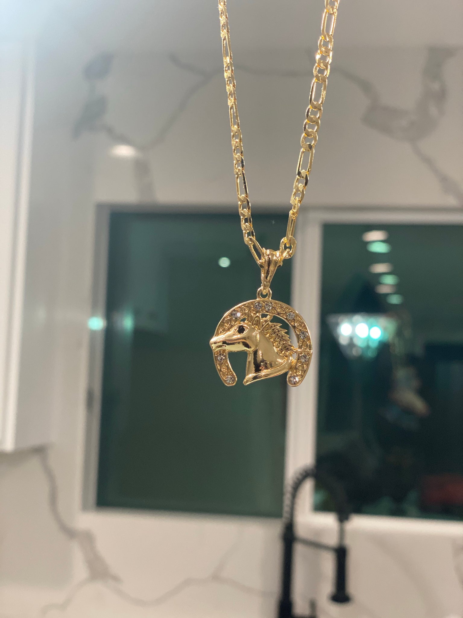 Men herradura necklace