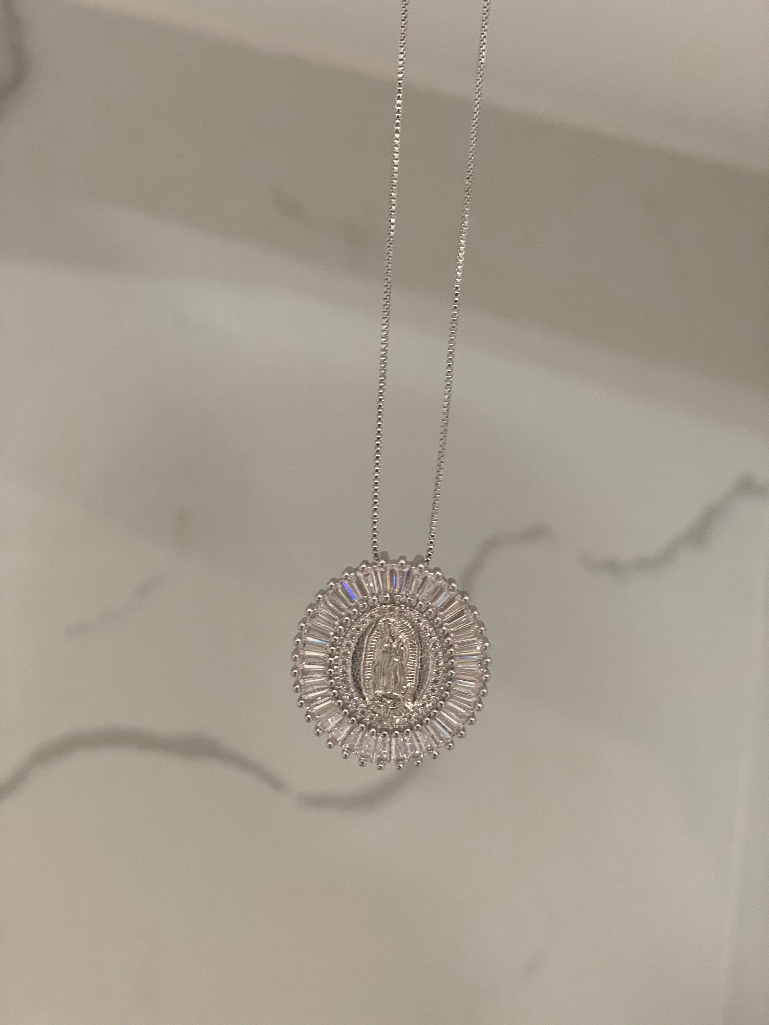 White gold virgen