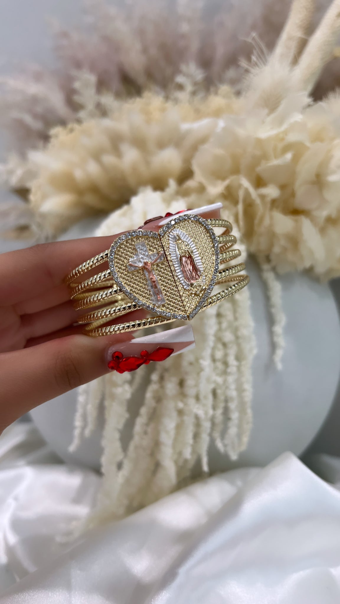 Virgen & cross bangle