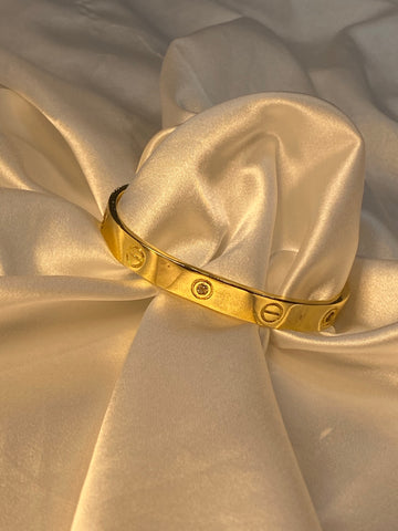 Gold bangle