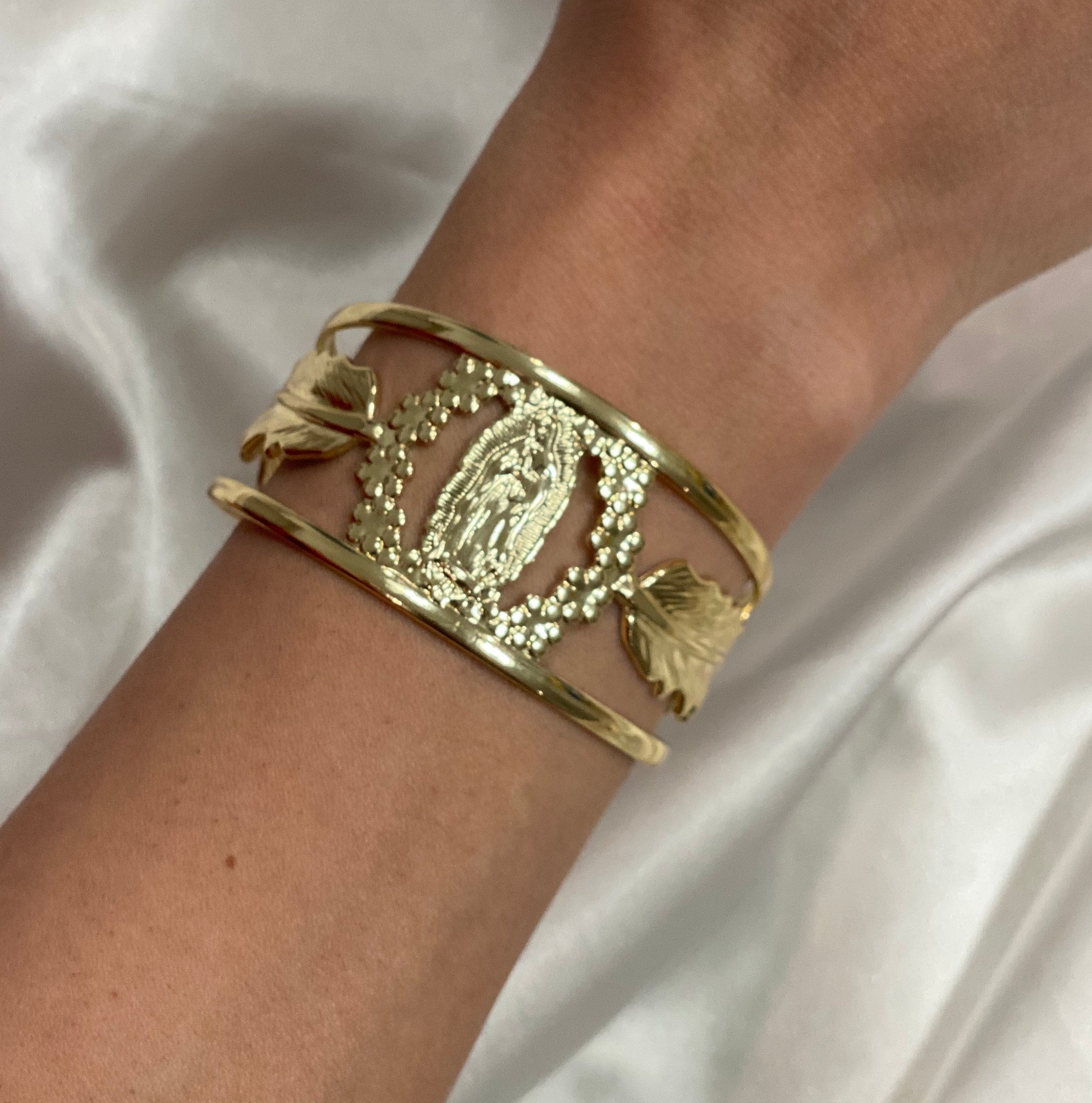 Virgen bangle